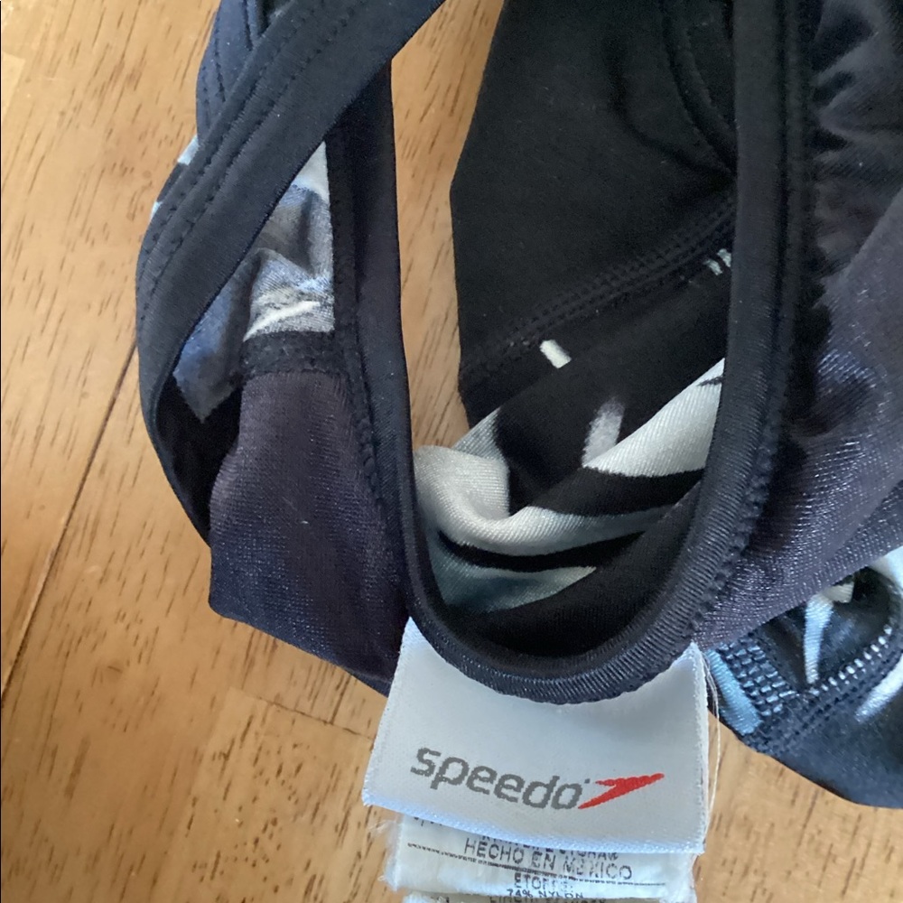 Speedo Practice Suit - Picture 3 of 3